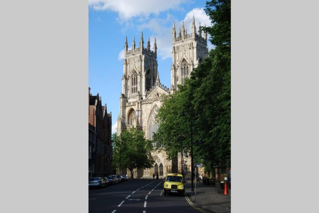 Luxury One Bedroom Apartment Within The City Walls York Exterior foto